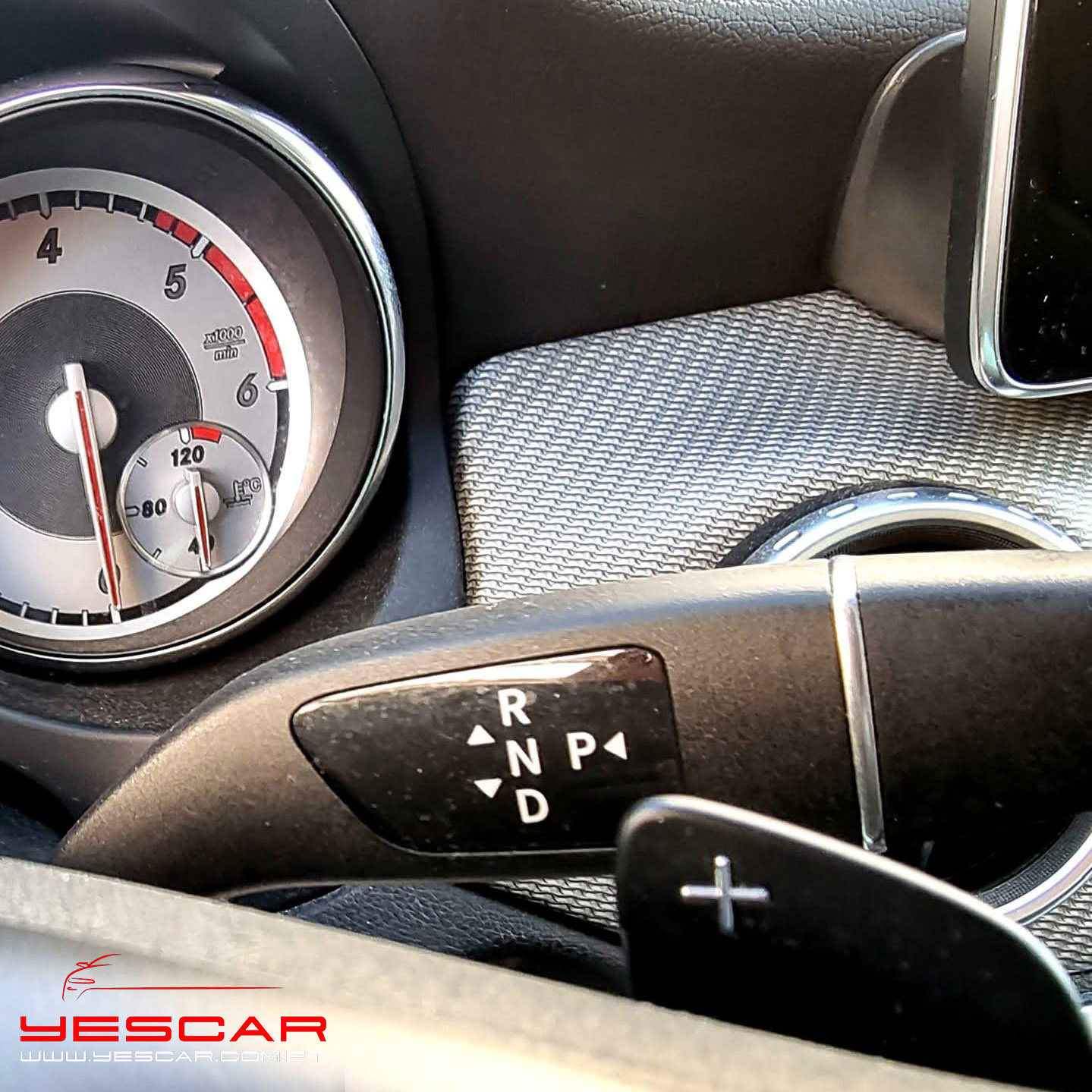 MercedesBenzGLA200CDi_Yescar_Automoveis_Porto (22)