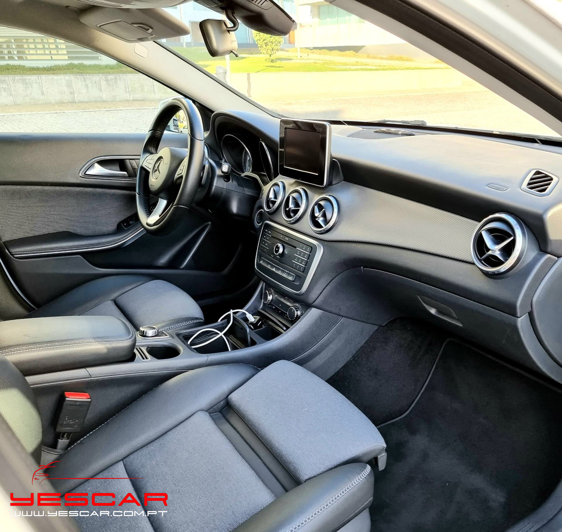 MercedesBenzGLA200CDi_Yescar_Automoveis_Porto (25)