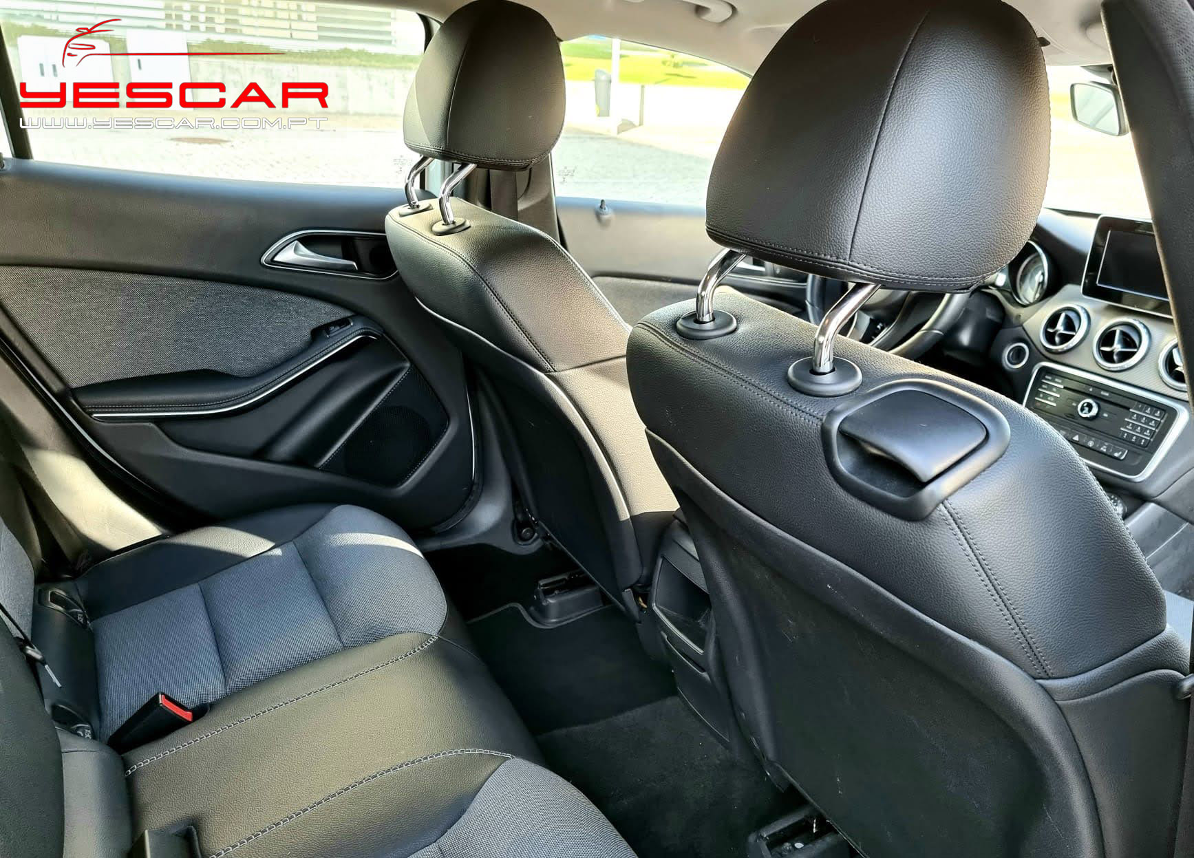 MercedesBenzGLA200CDi_Yescar_Automoveis_Porto (27)
