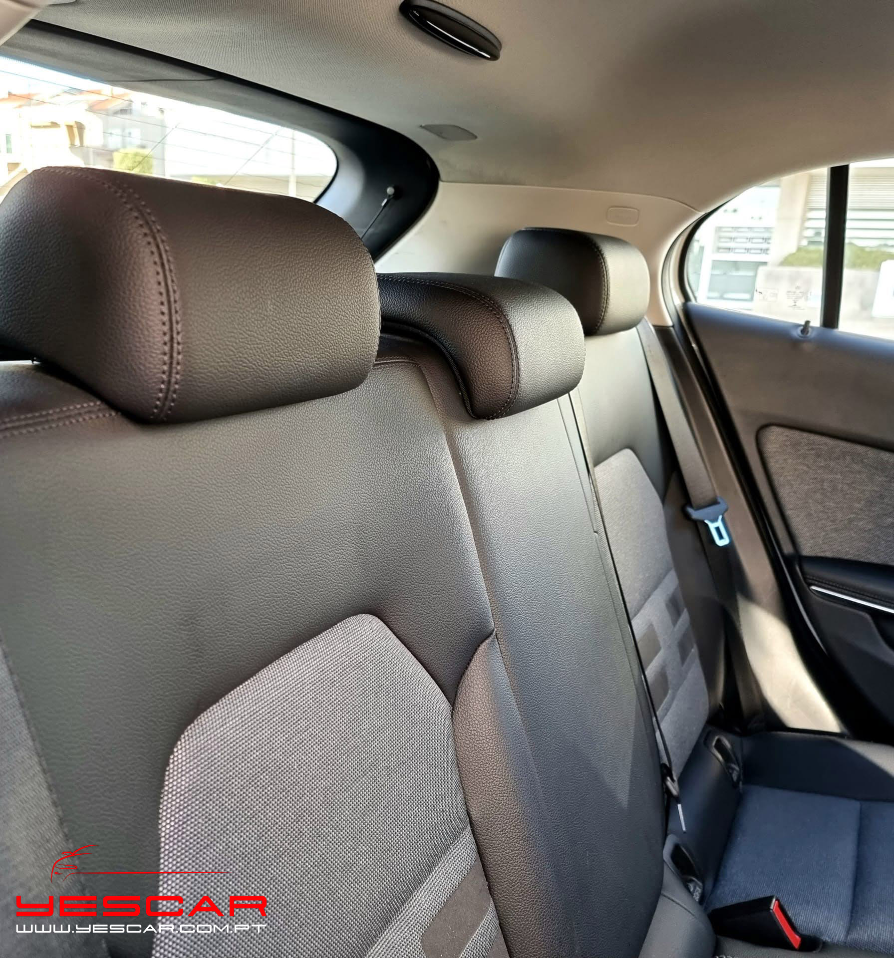 MercedesBenzGLA200CDi_Yescar_Automoveis_Porto (28)