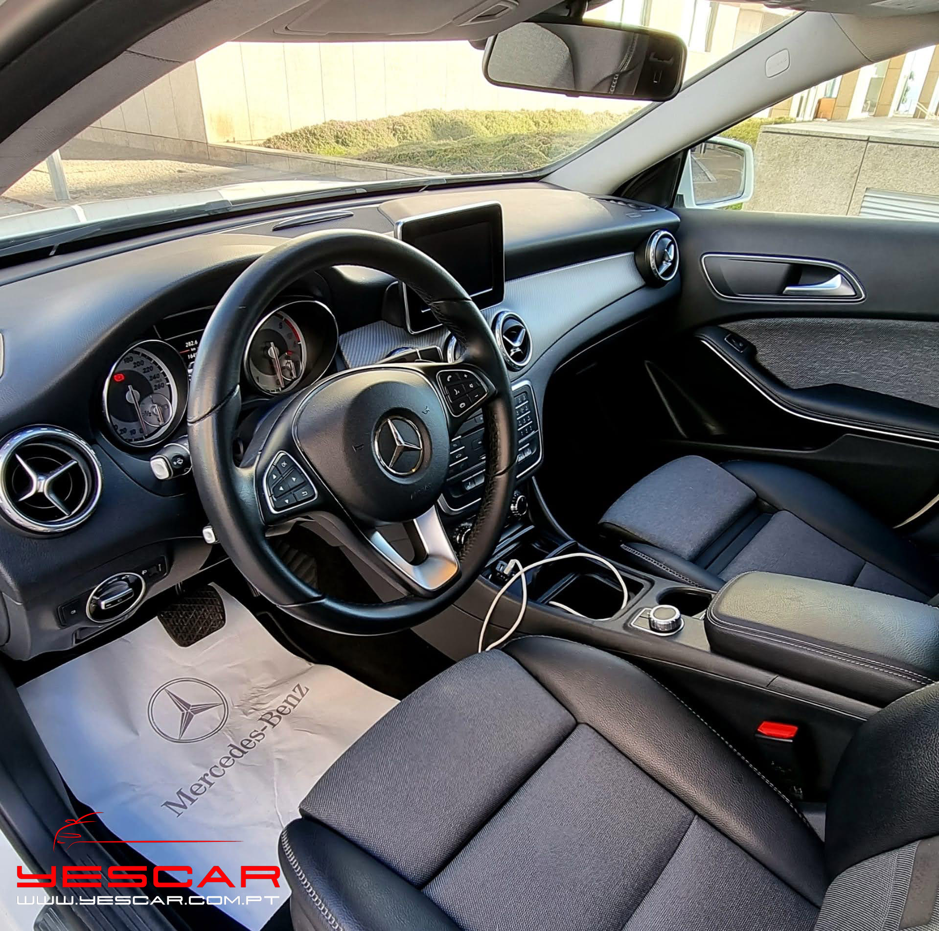 MercedesBenzGLA200CDi_Yescar_Automoveis_Porto (32)