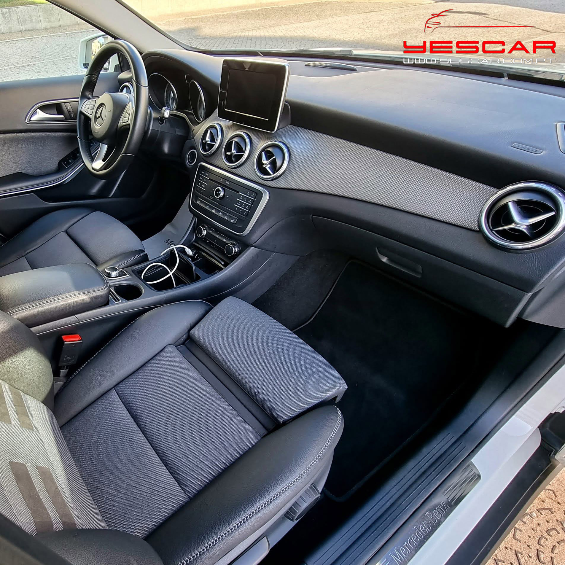 MercedesBenzGLA200CDi_Yescar_Automoveis_Porto (34)