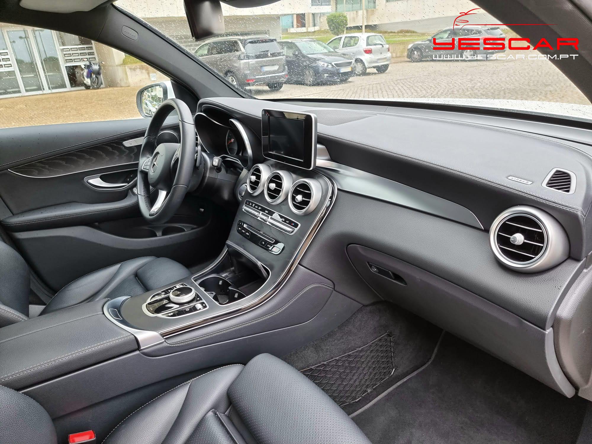 MercedesBenzGLC220d4matic_YESCARautomoveis(24)