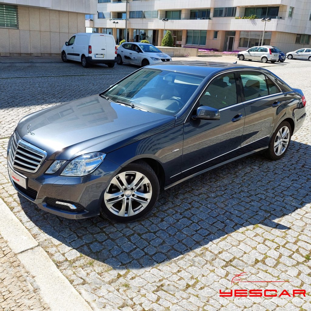 Mercedes Benz 220E YESCAR Porto