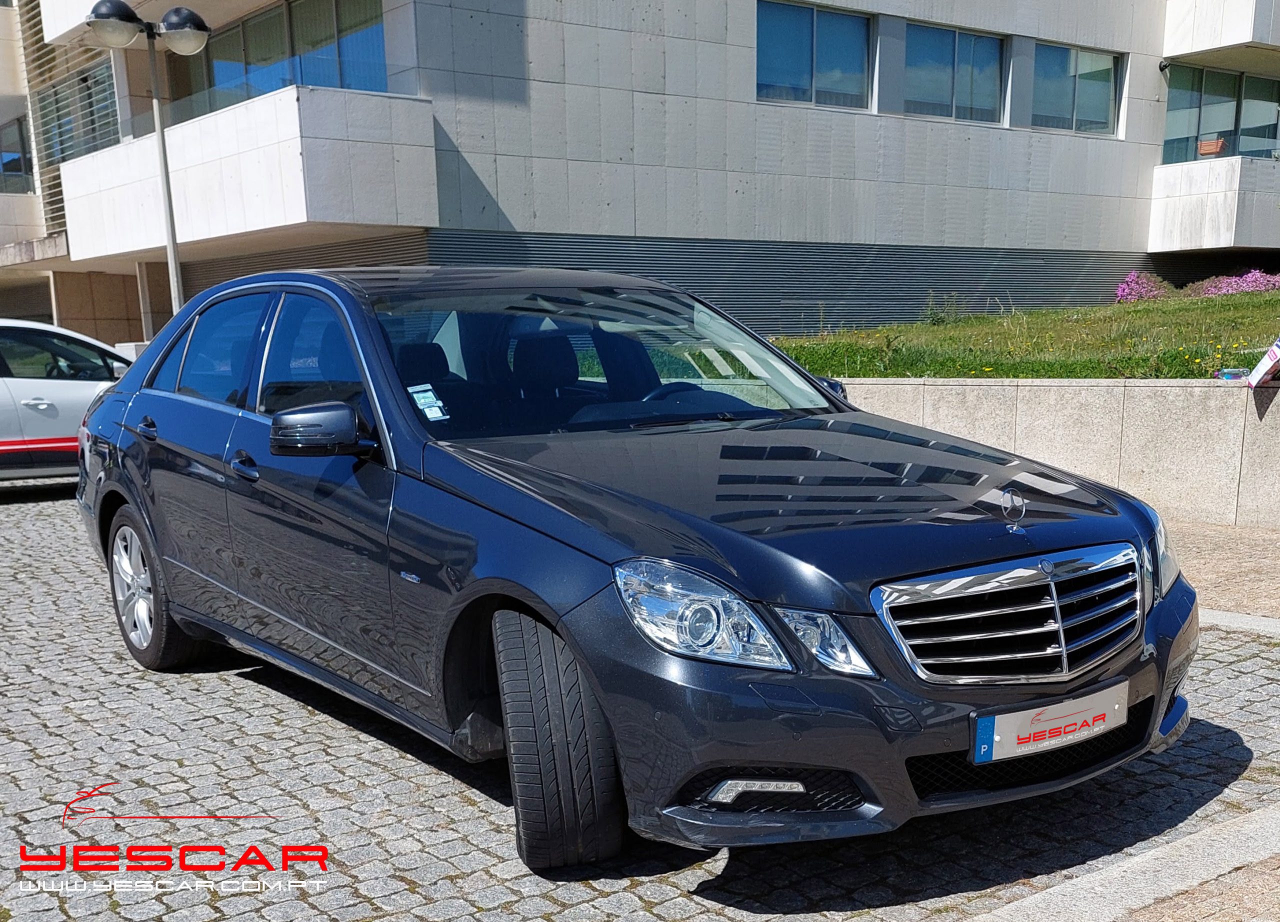 Mercedes Benz 220E YESCAR Porto (12) copiar