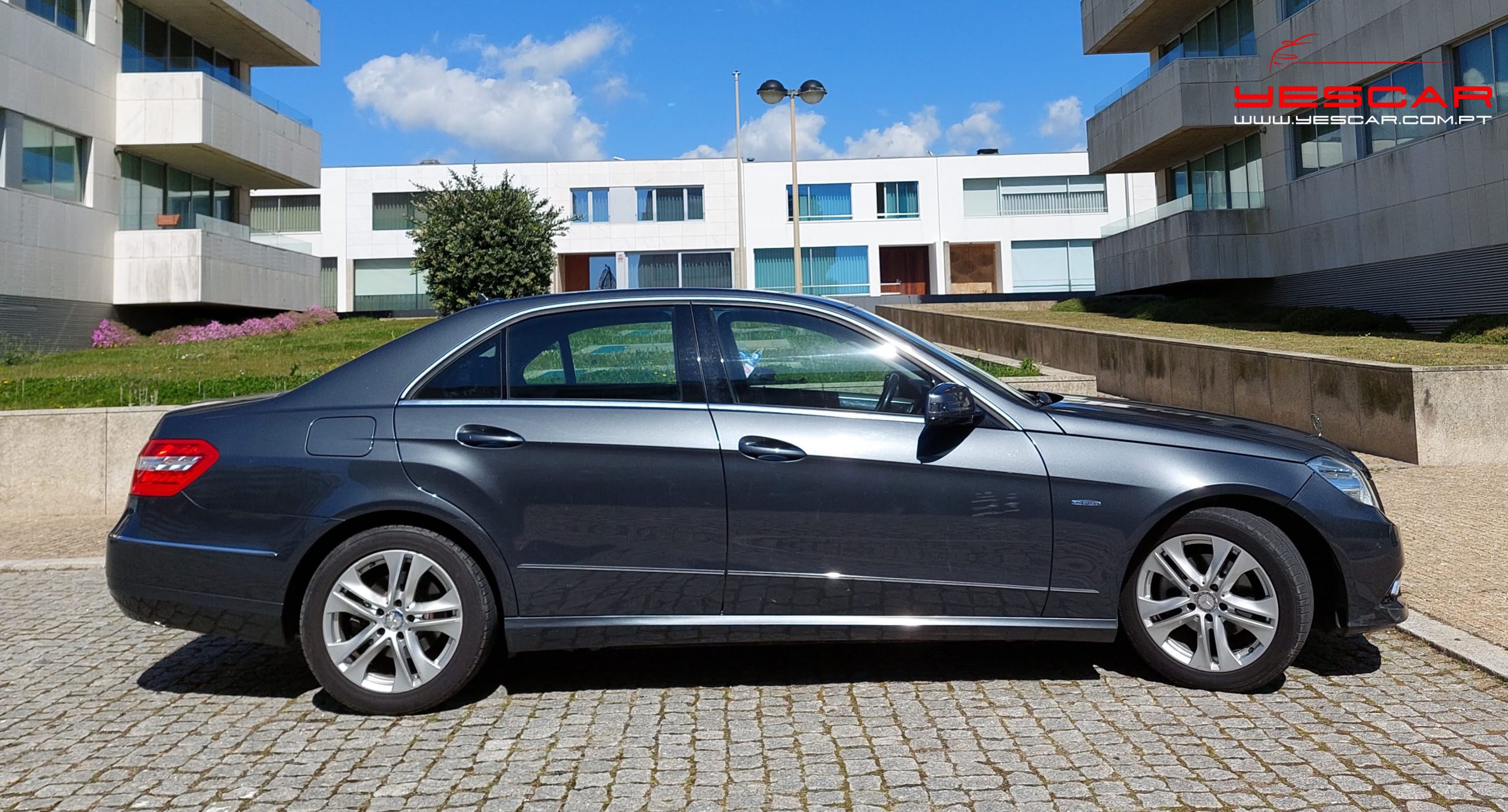 Mercedes Benz 220E YESCAR Porto (13) copiar