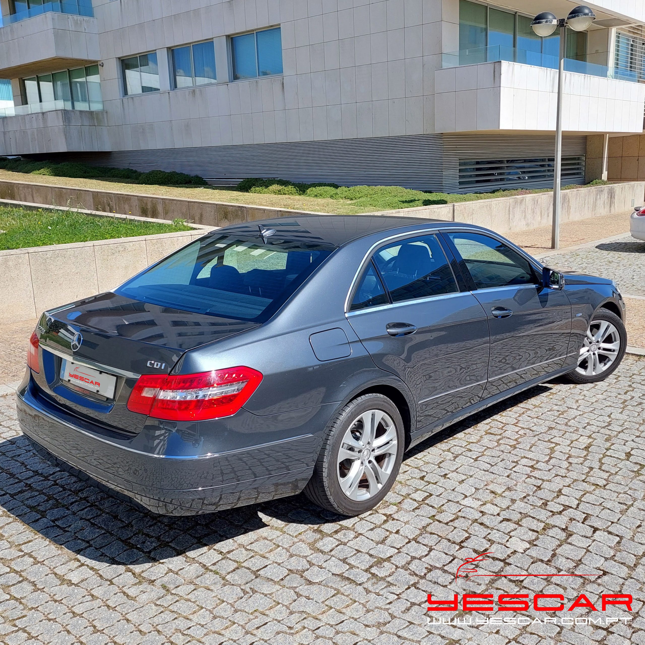Mercedes Benz 220E YESCAR Porto (14) copiar
