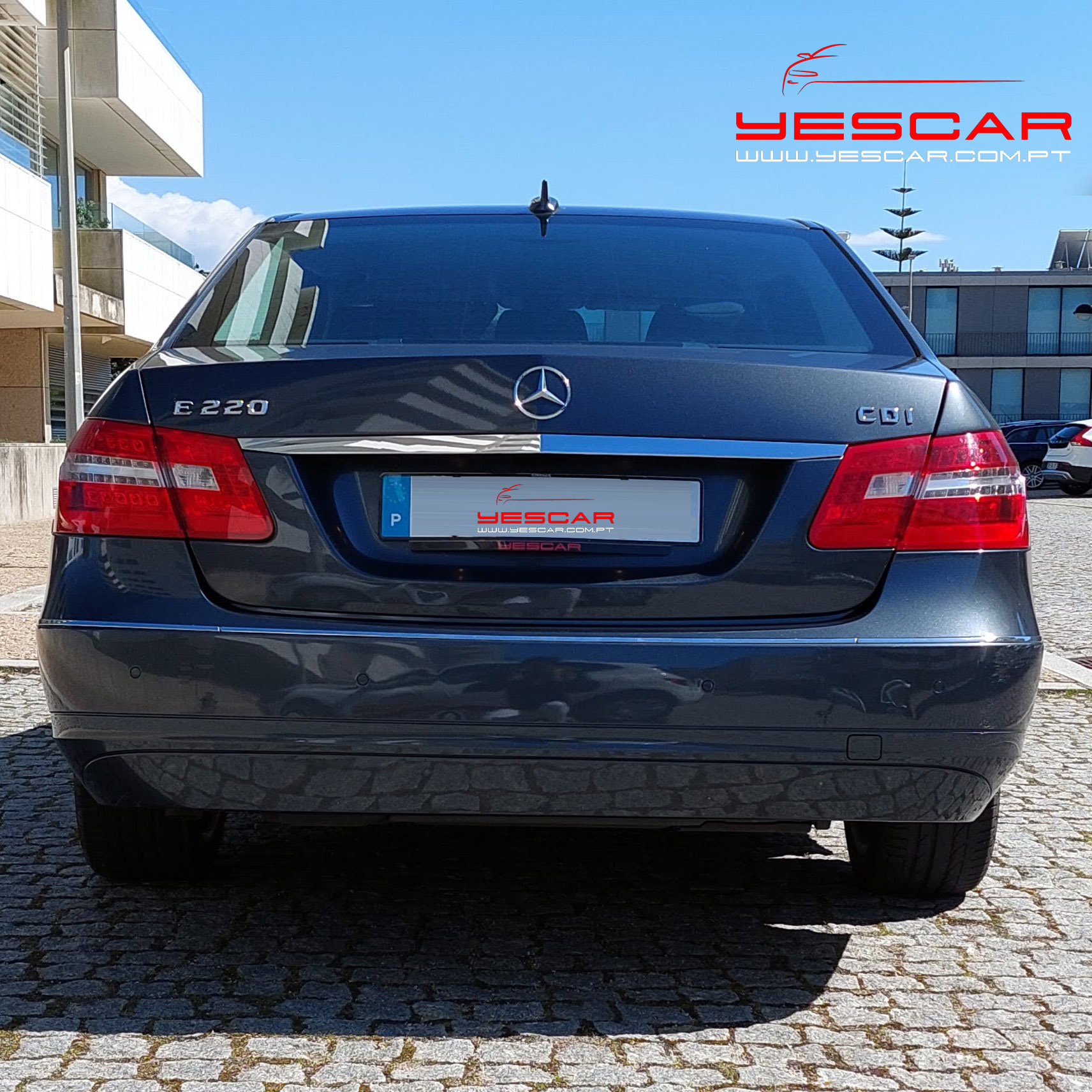 Mercedes Benz 220E YESCAR Porto (15) copiar