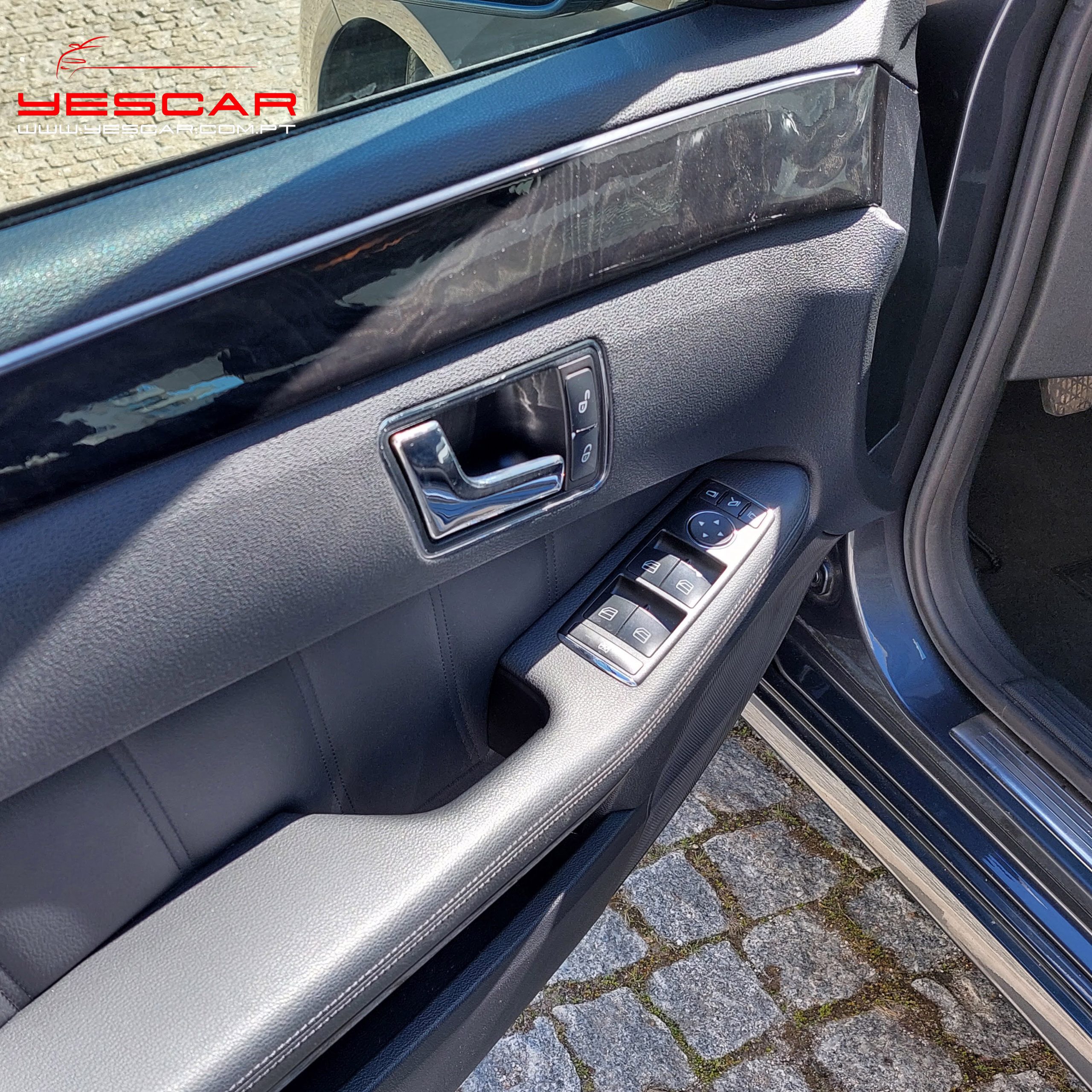 Mercedes Benz 220E YESCAR Porto (27) copiar
