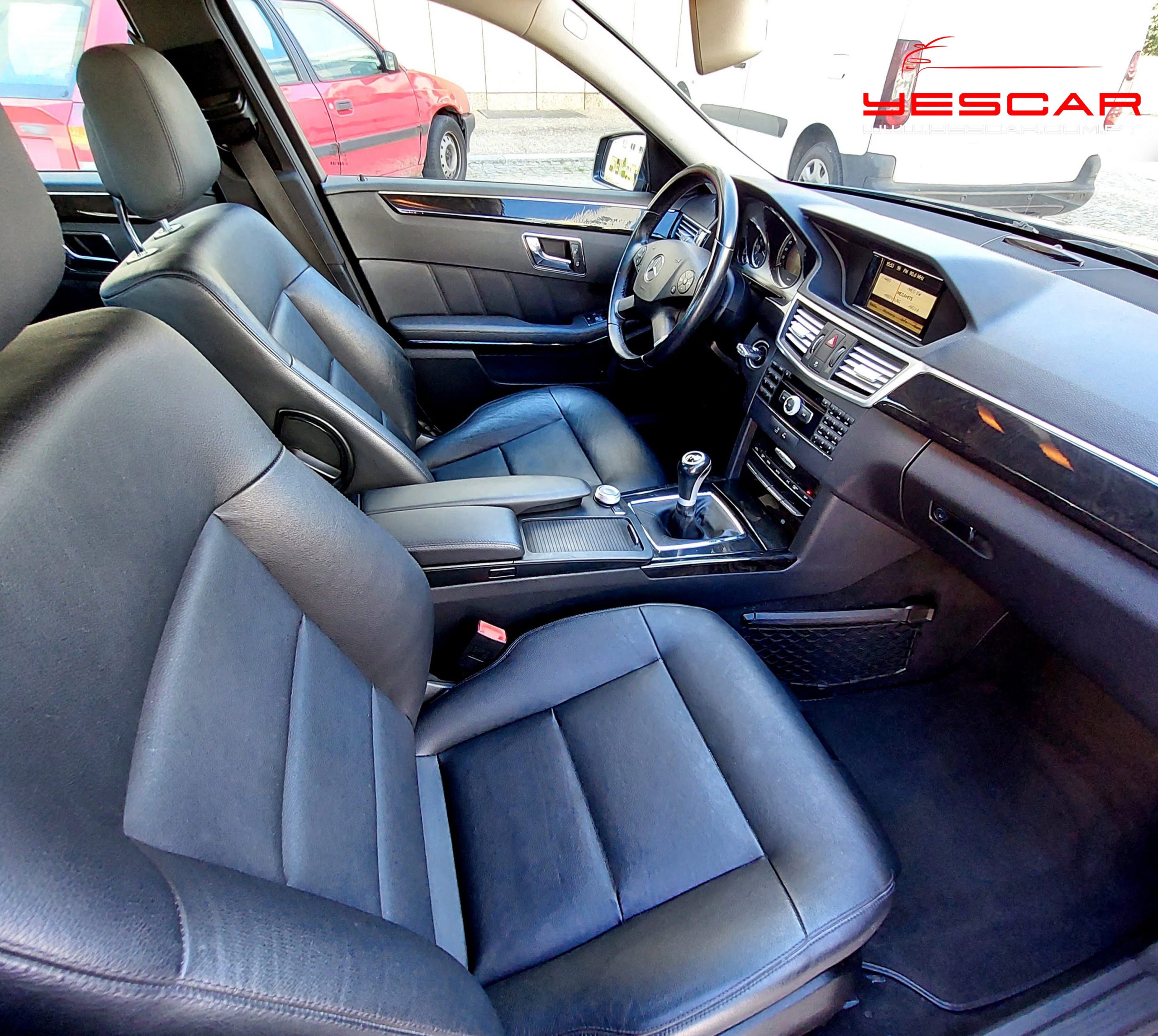Mercedes Benz 220E YESCAR Porto (30) copiar