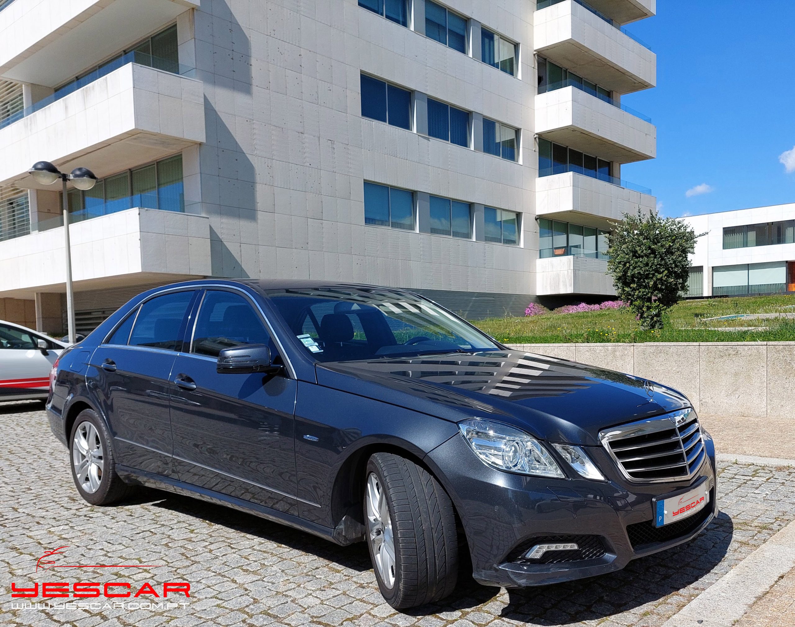 Mercedes Benz 220E YESCAR Porto (33) copiar