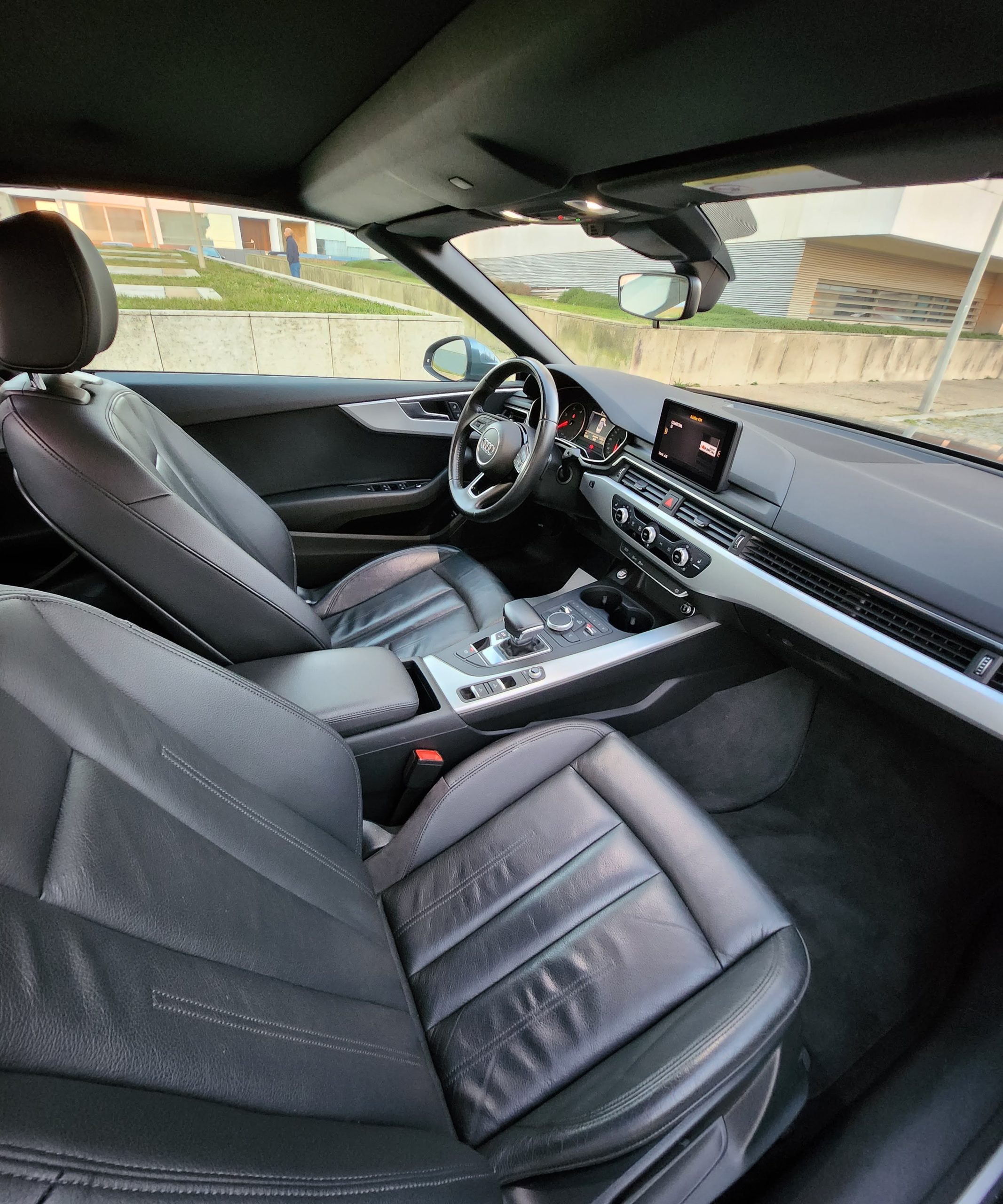 Audi A5 Cabrio YESCAR automóveis - Porto